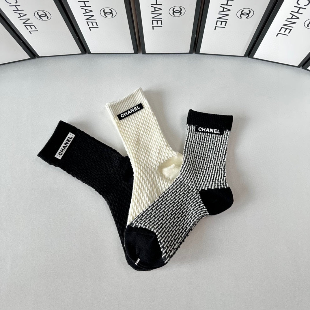 CHANEL CREW SOCKS 417465 ( 1 BOX )
