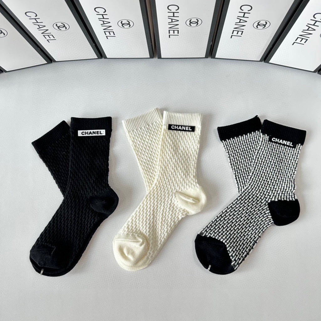 CHANEL CREW SOCKS 417465 ( 1 BOX )