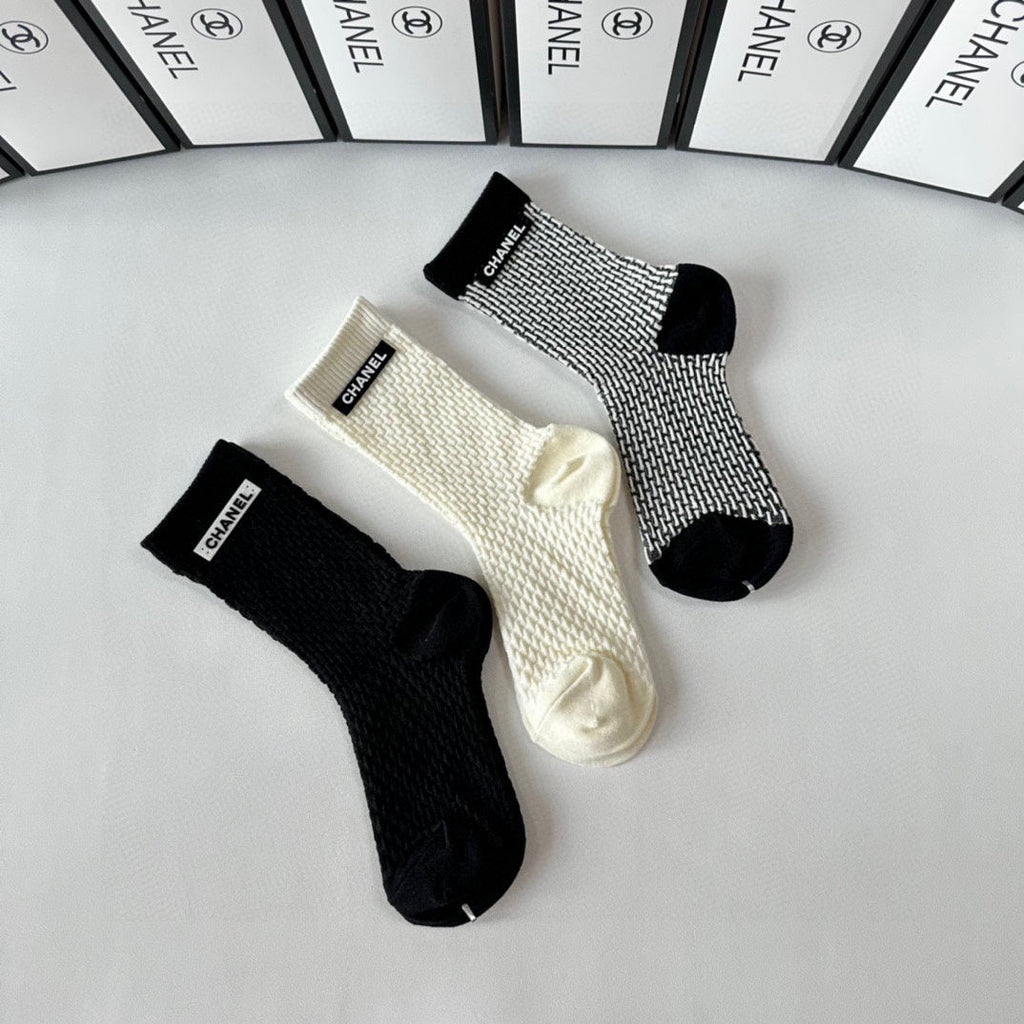 CHANEL CREW SOCKS 417465 ( 1 BOX )