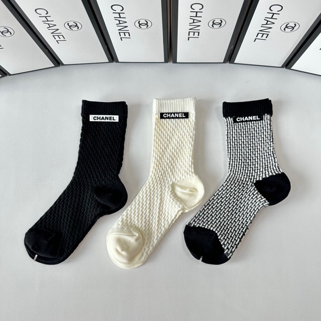 CHANEL CREW SOCKS 417465 ( 1 BOX )