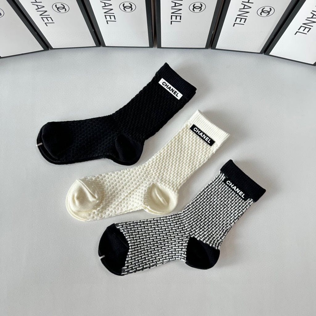 CHANEL CREW SOCKS 417465 ( 1 BOX )