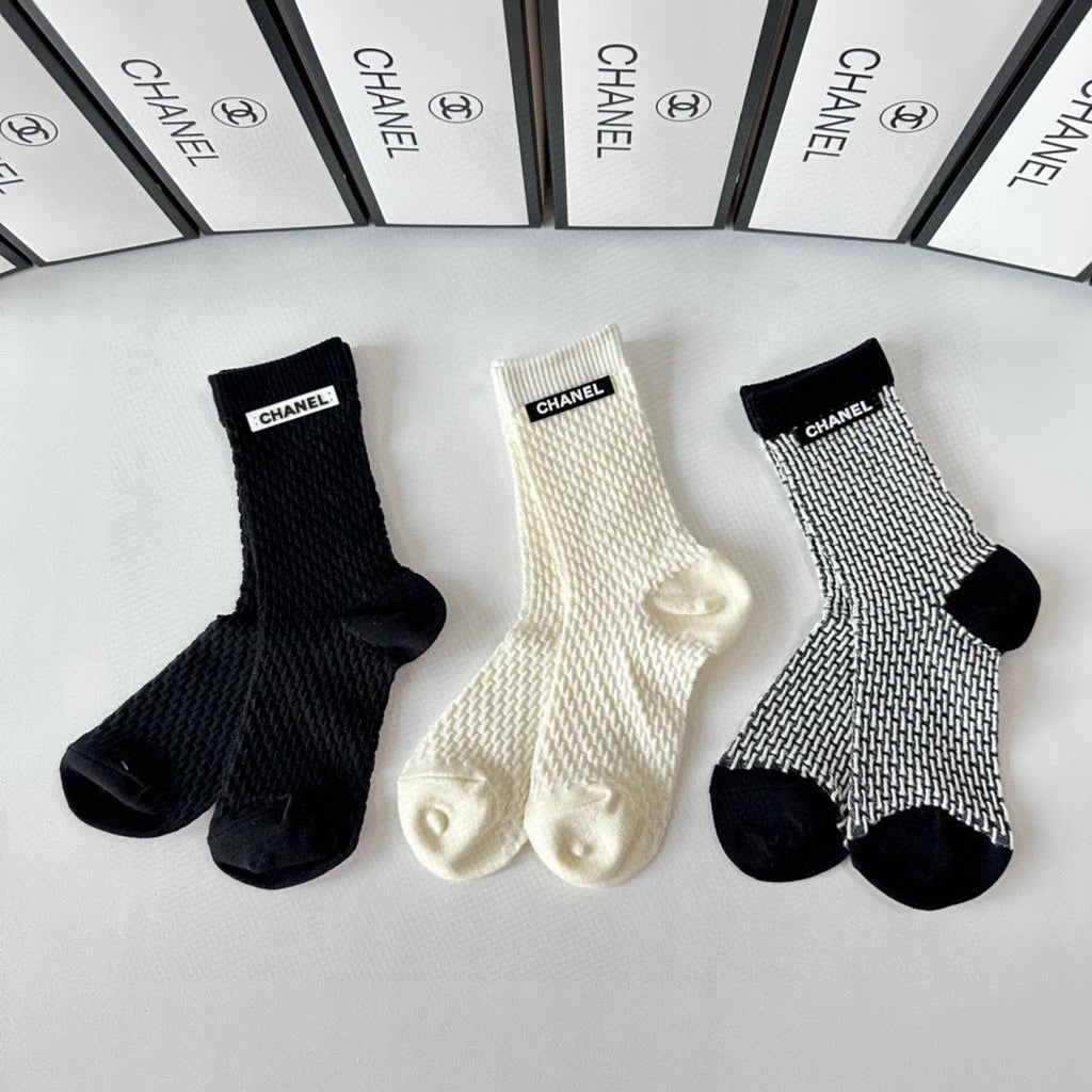 CHANEL CREW SOCKS 417465 ( 1 BOX )