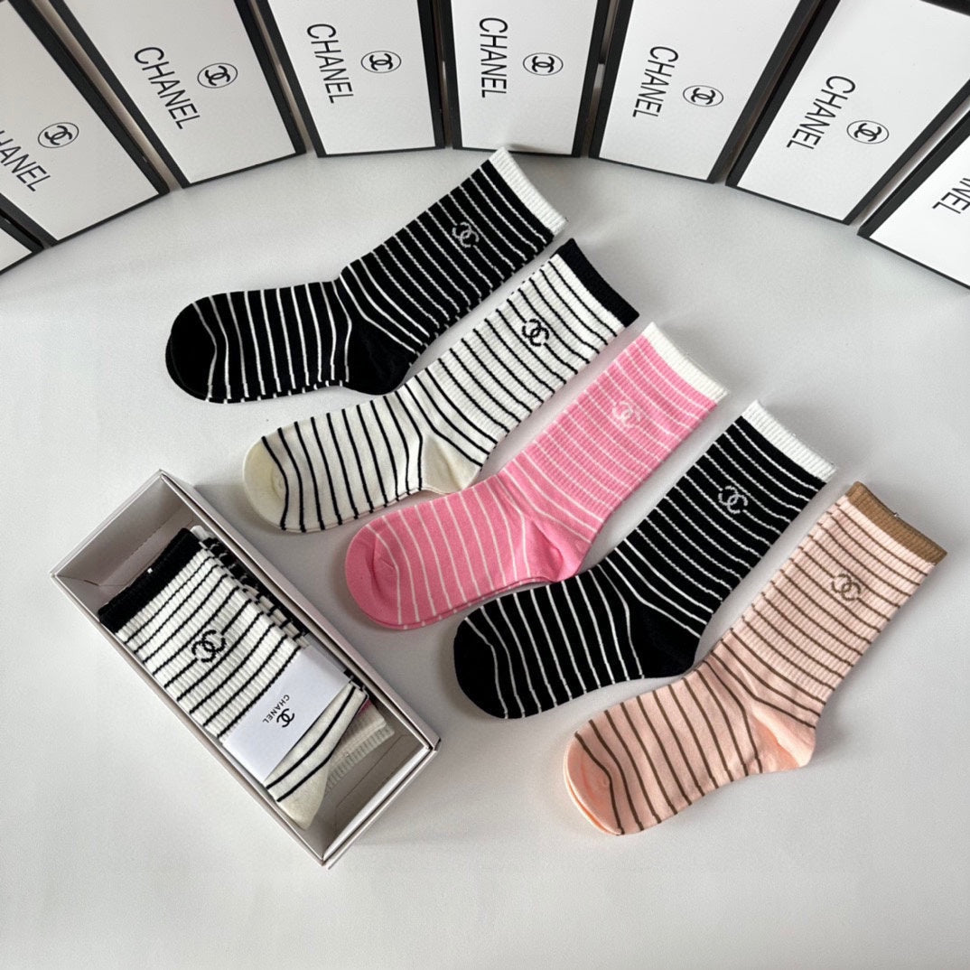 CHANEL CREW SOCKS 423808 (1 BOX)