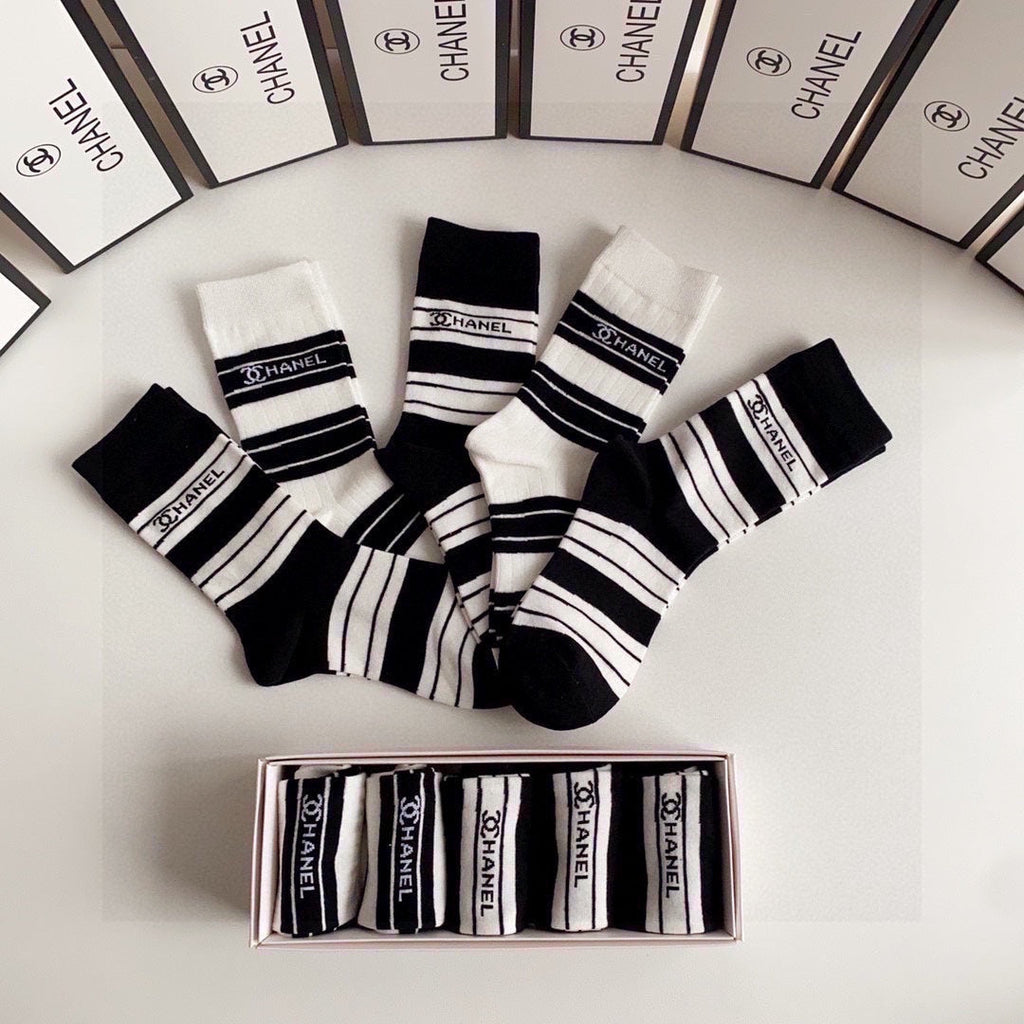 CHANEL CREW SOCKS 423832 (1 BOX)