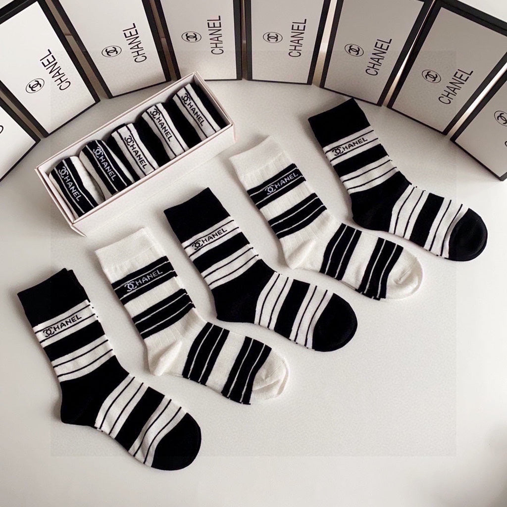 CHANEL CREW SOCKS 423832 (1 BOX)
