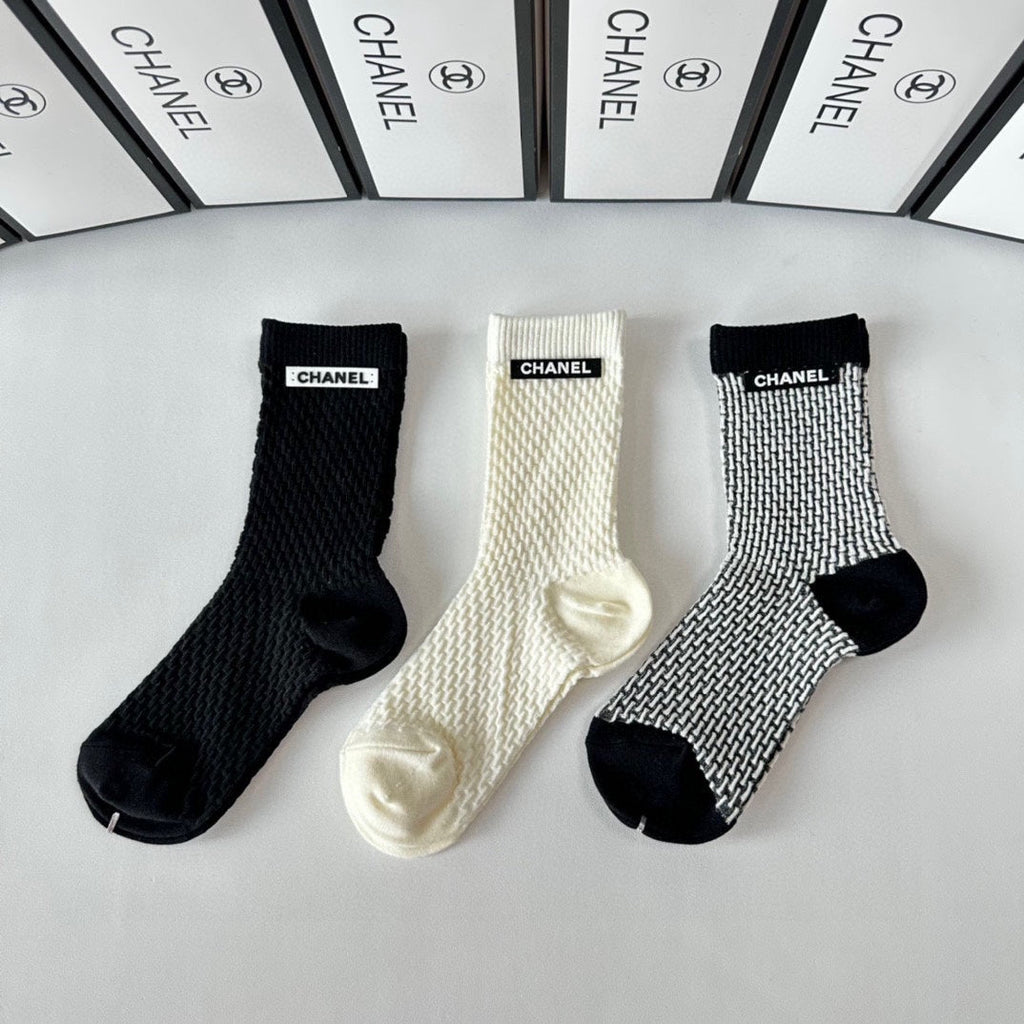 CHANEL CREW SOCKS 423837 (1 BOX)