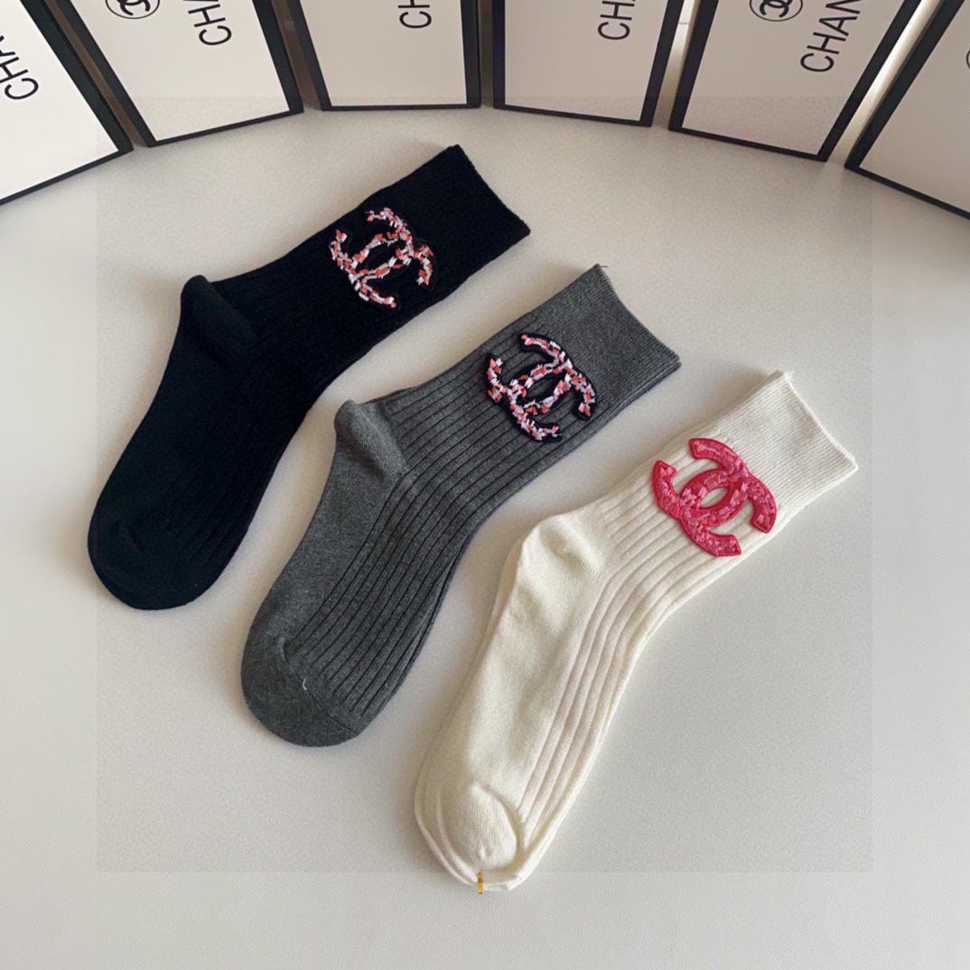 CHANEL CREW SOCKS 423841 (1 BOX)