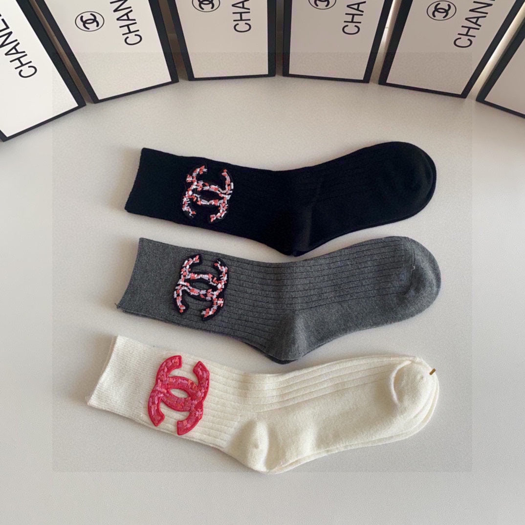 CHANEL CREW SOCKS 423841 (1 BOX)