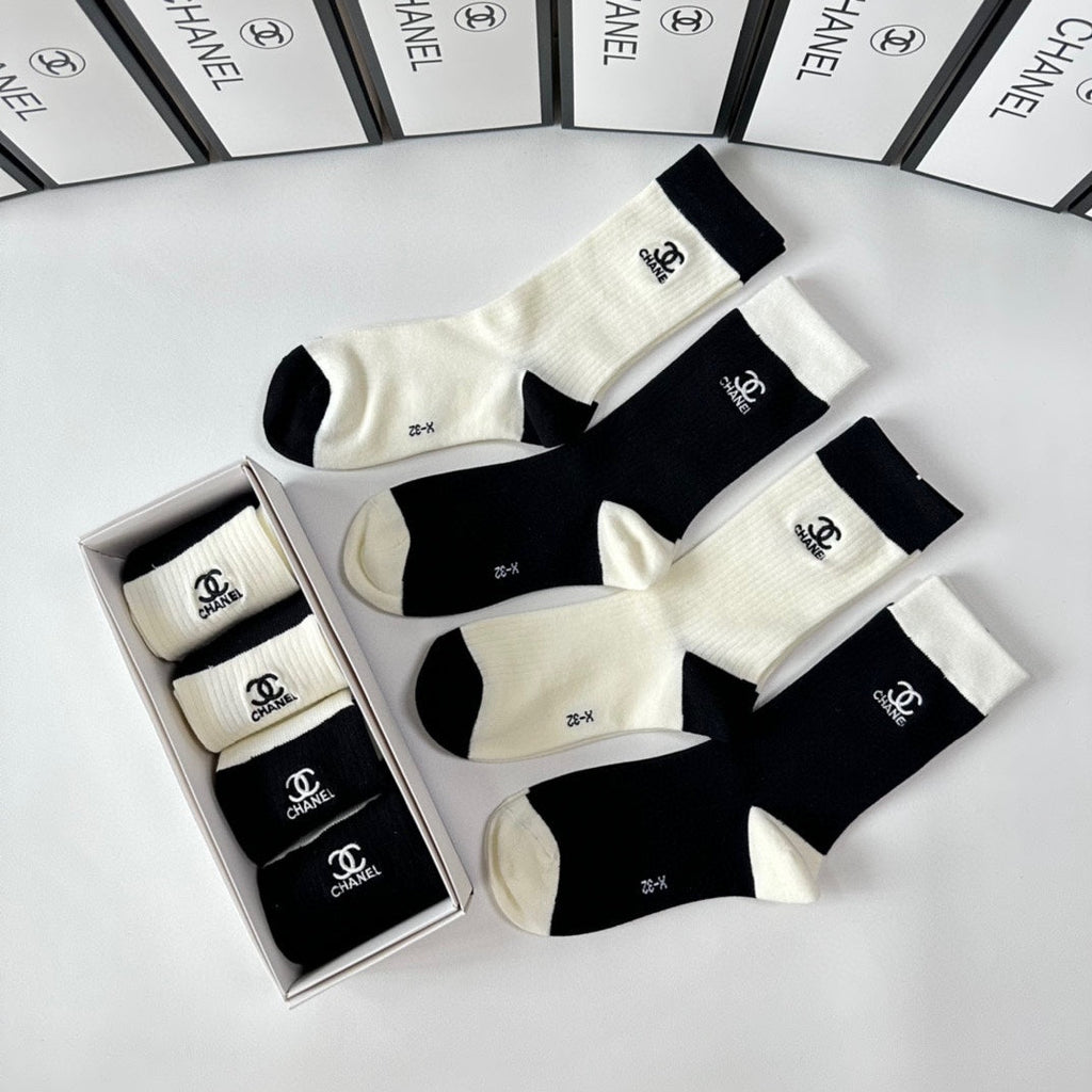 CHANEL CREW SOCKS 425650 ( 1 BOX )