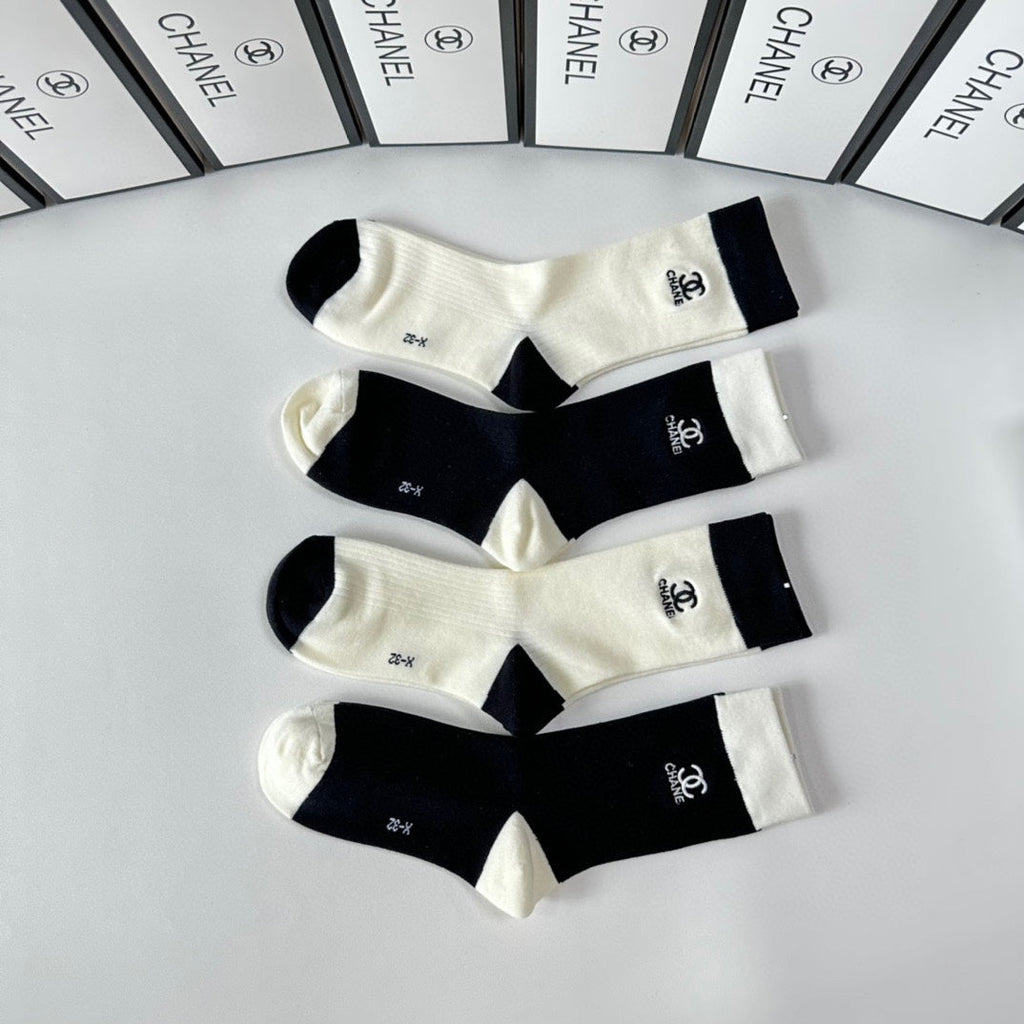 CHANEL CREW SOCKS 425650 ( 1 BOX )
