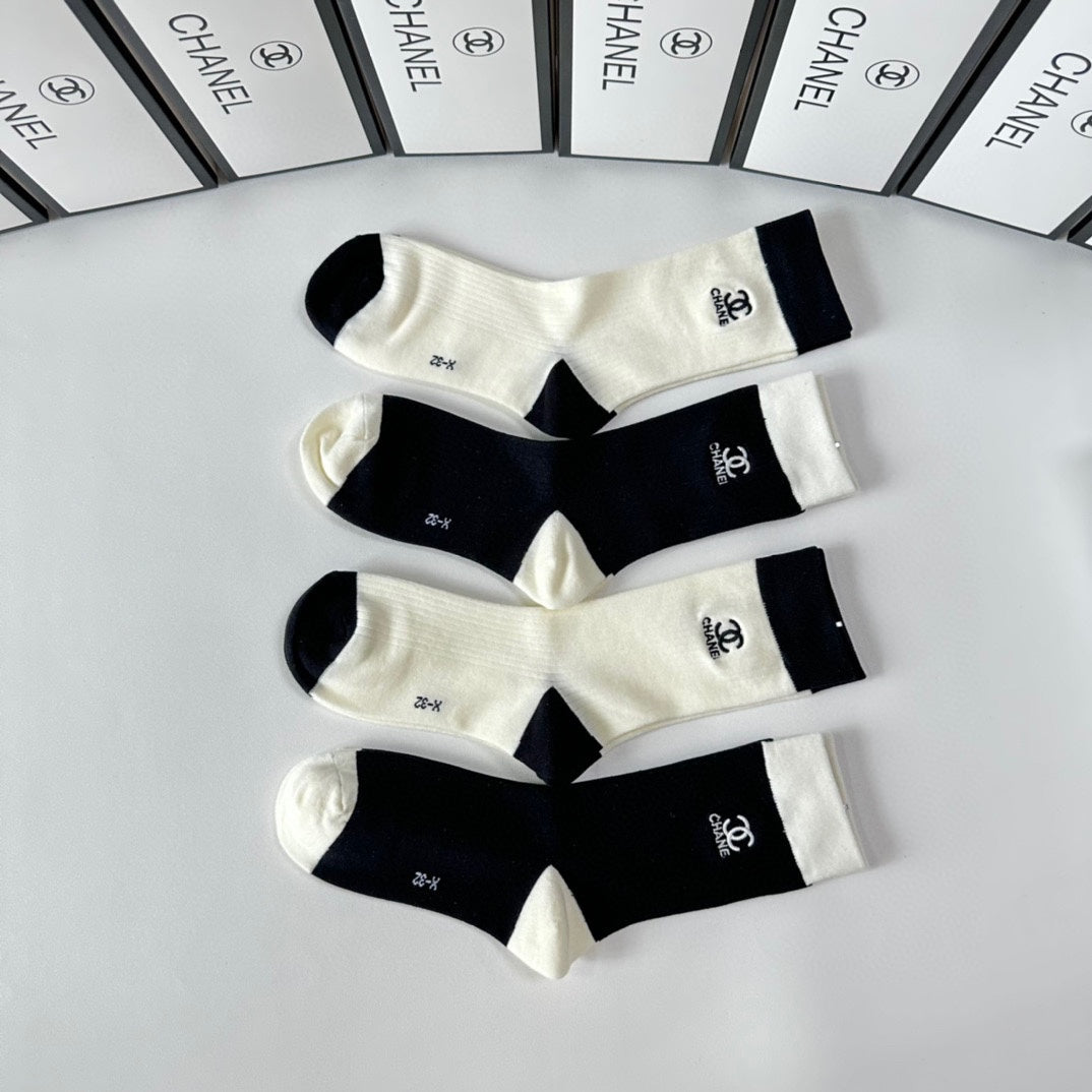 CHANEL CREW SOCKS 425650 ( 1 BOX )