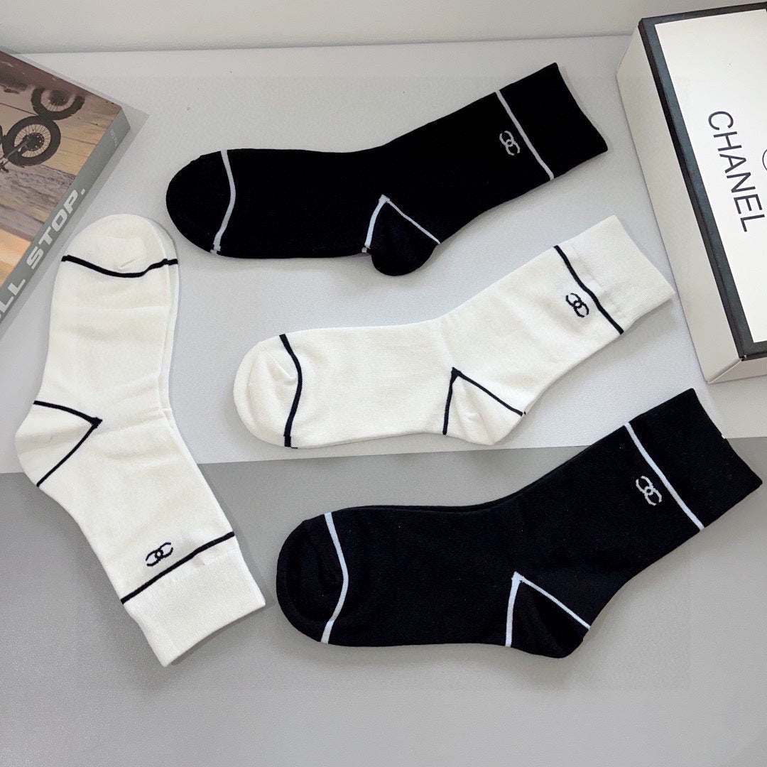 CHANEL CREW SOCKS 417494 ( 1 BOX )