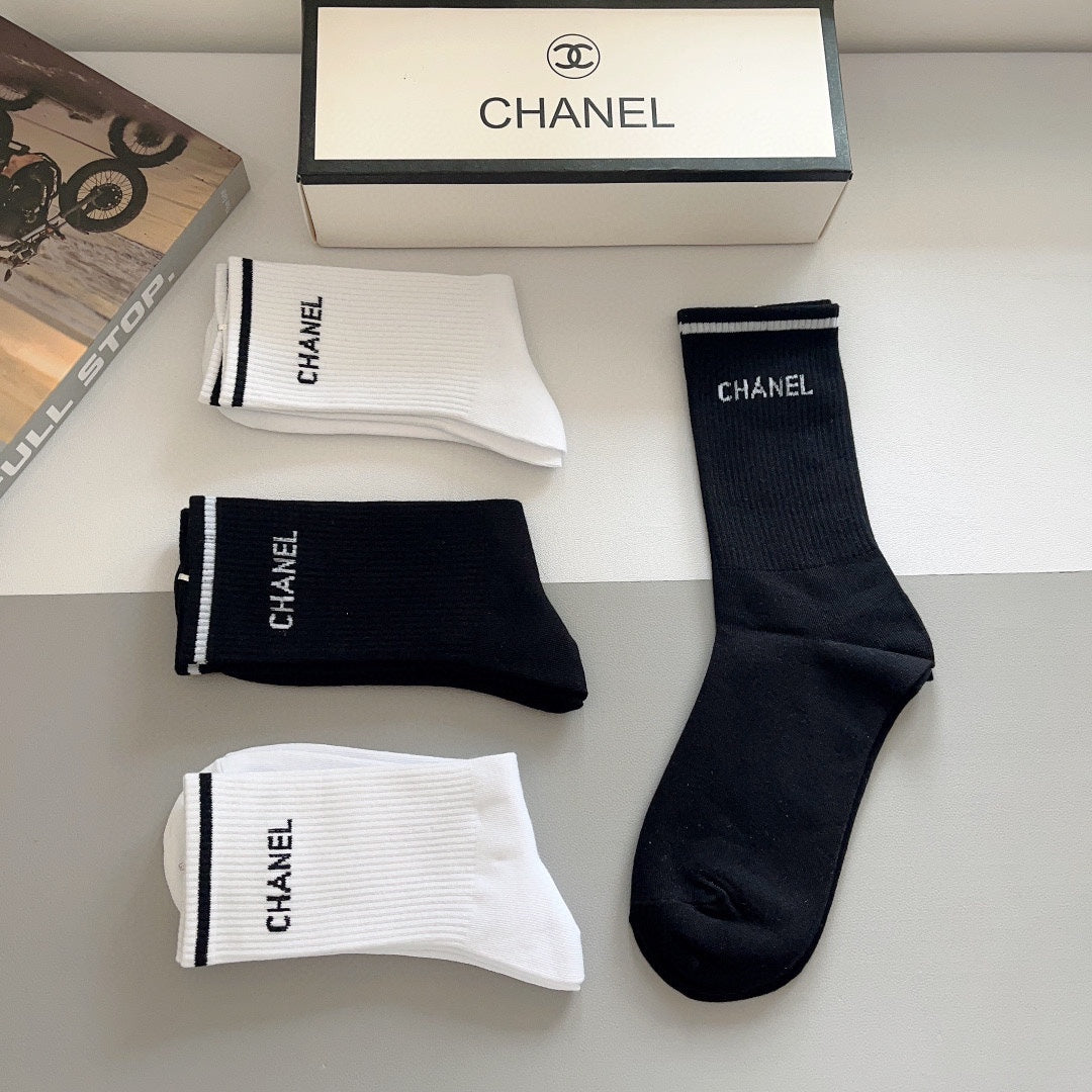 CHANEL CREW SOCKS 419081 (1 BOX )
