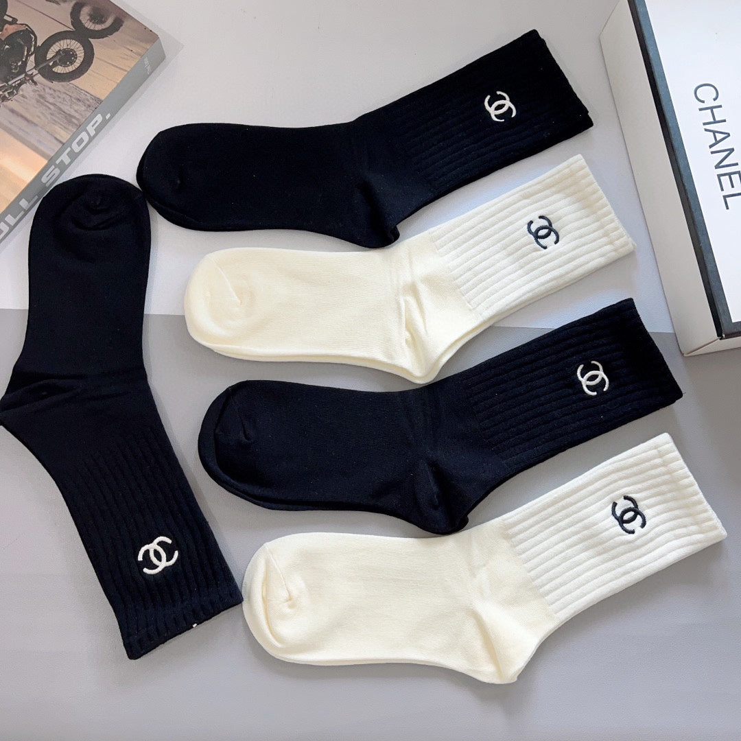 CHANEL CREW SOCKS 423749 (1 BOX)