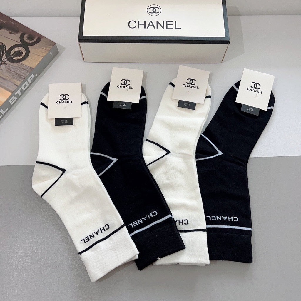 CHANEL CREW SOCKS 425625 ( 1 BOX )