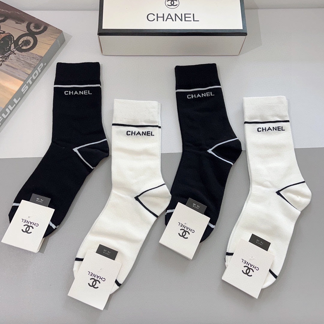 CHANEL CREW SOCKS 425625 ( 1 BOX )