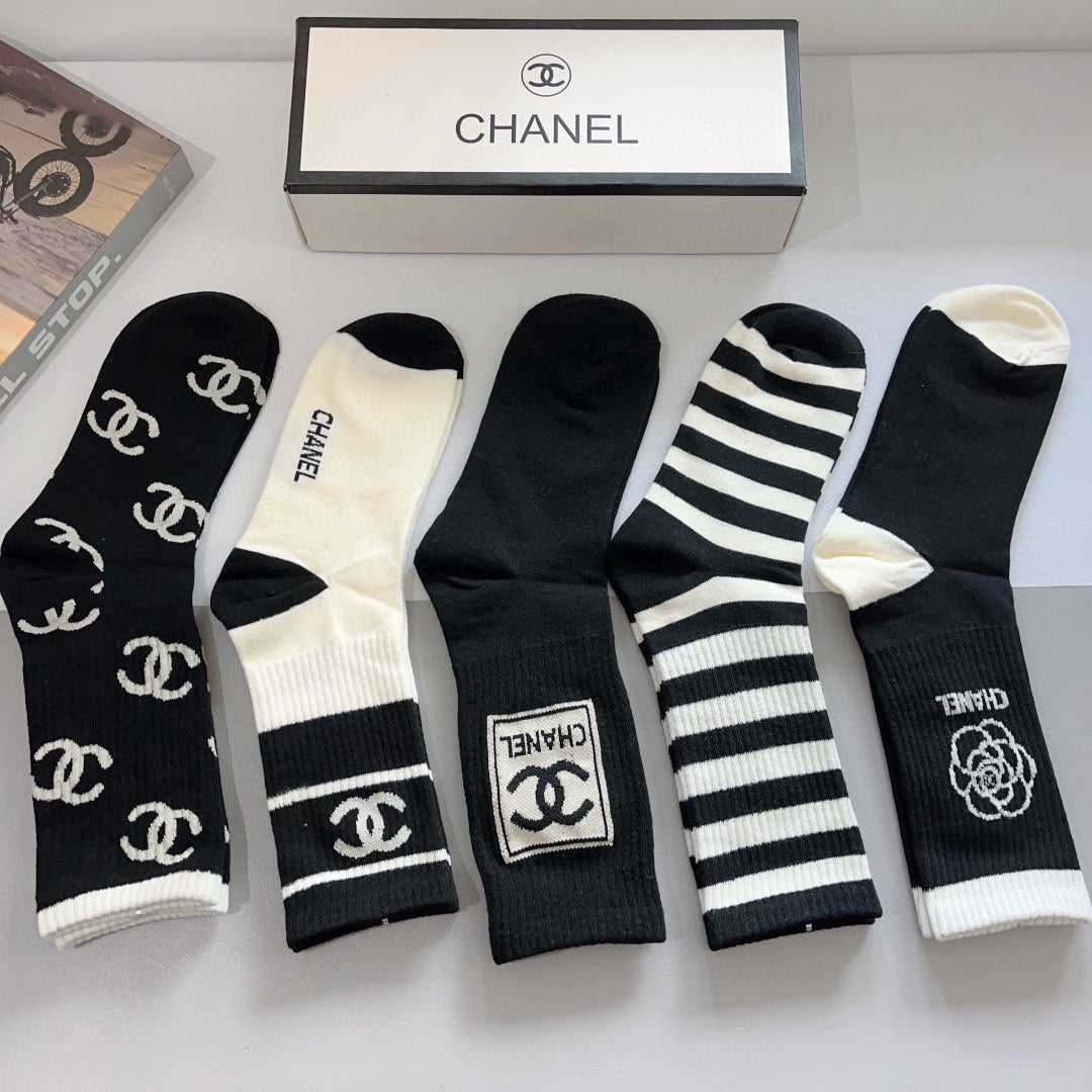CHANEL CREW SOCKS 425643 ( 1 BOX )