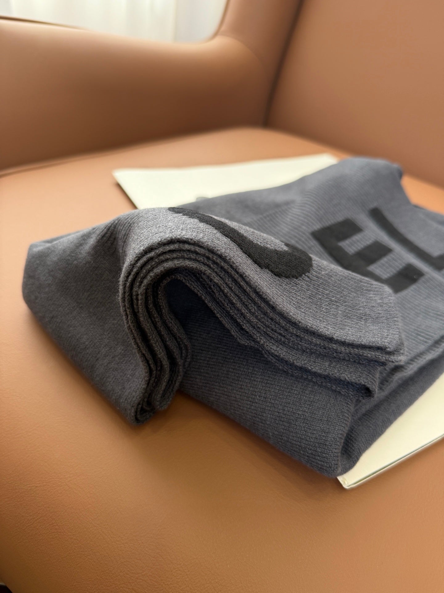 CHANEL 25S SCARF 170 CM IN CASHMERE 943080