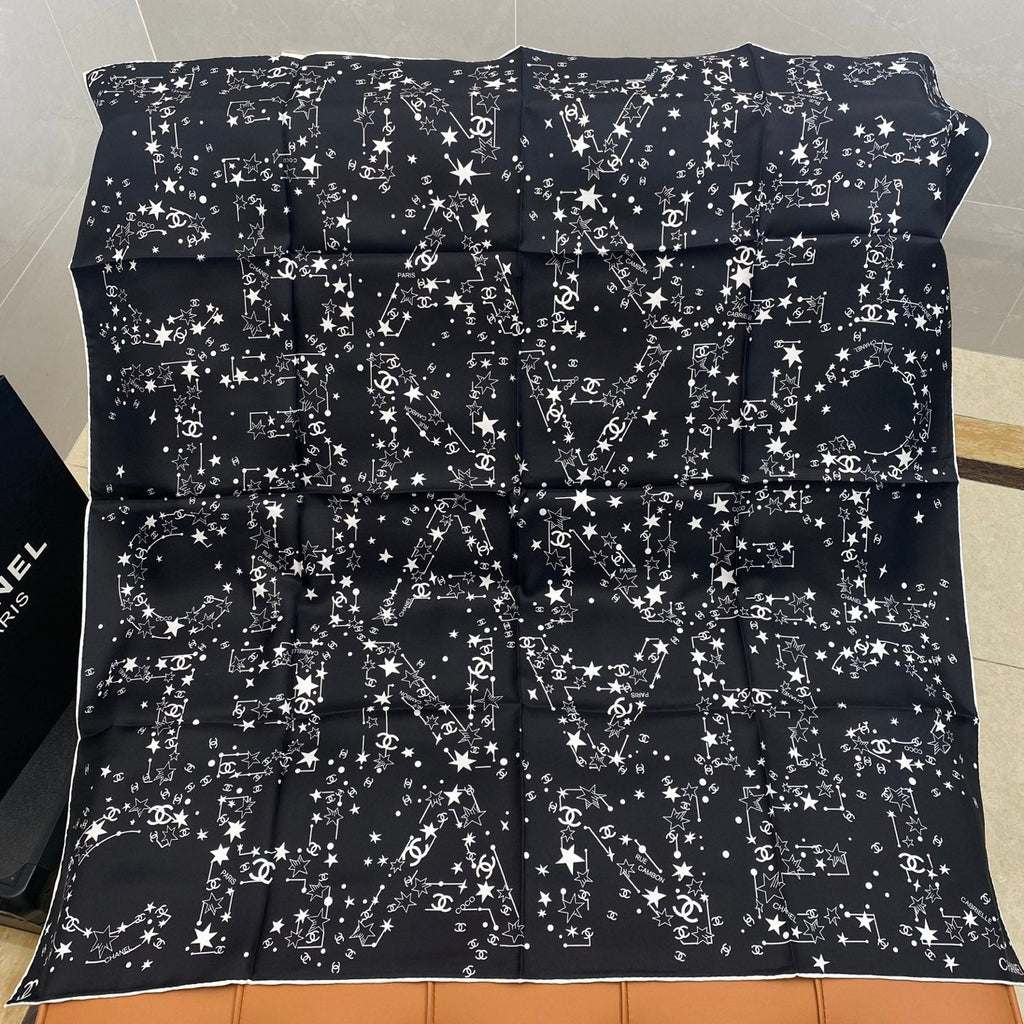 CHANEL 25S SCARF 90 IN SILK 704600