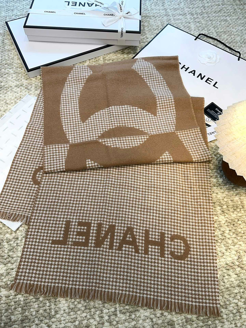 CHANEL HOUNDSTOOTH SCARF 185 CM IN CAMEL BROWN CASHMERE 393124
