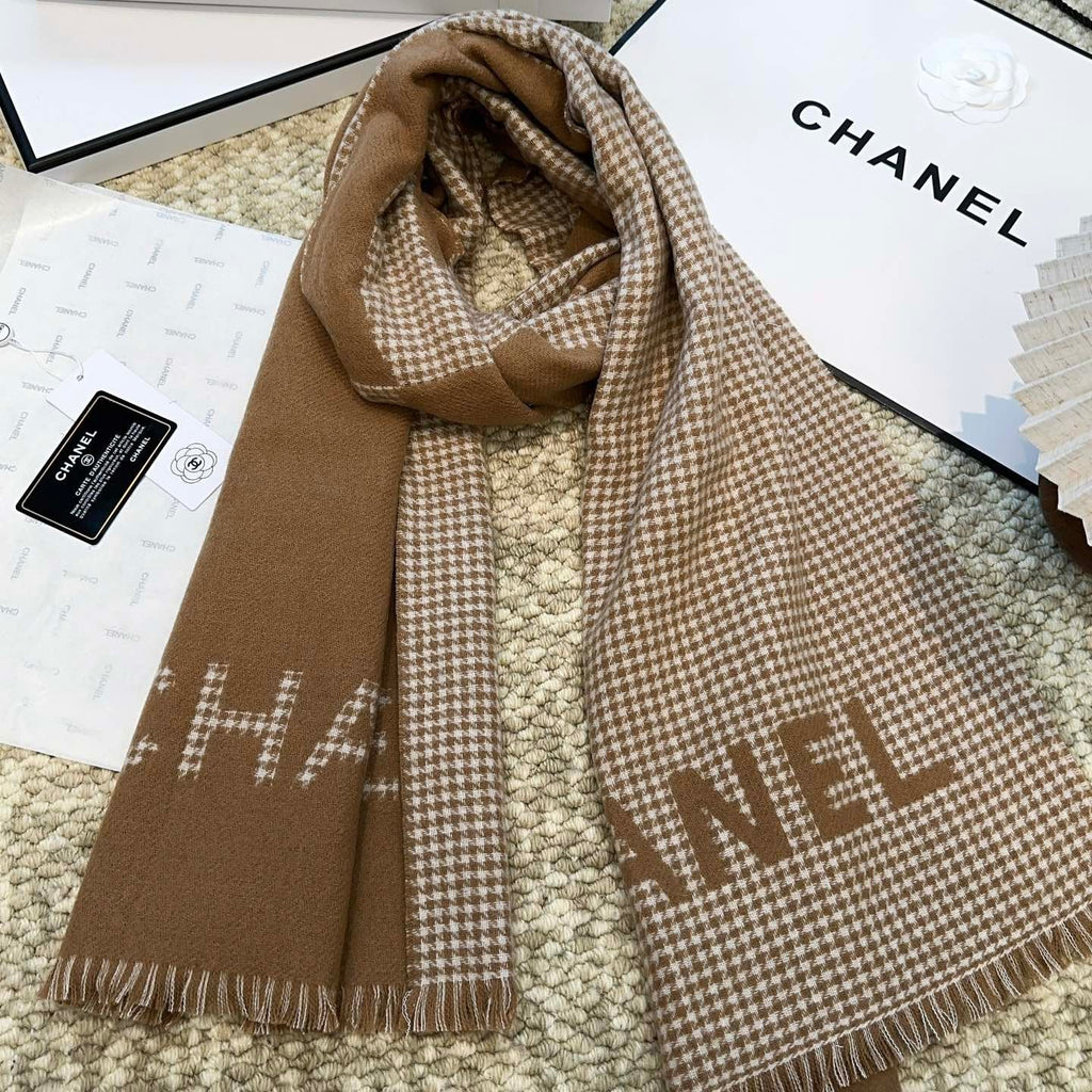 CHANEL HOUNDSTOOTH SCARF 185 CM IN CAMEL BROWN CASHMERE 393124