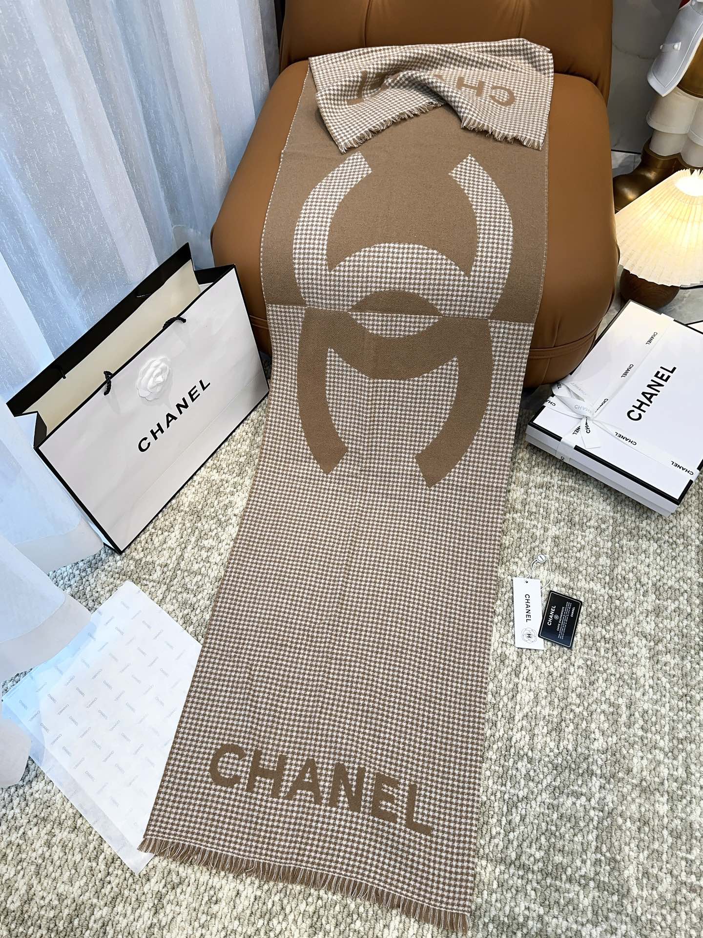 CHANEL HOUNDSTOOTH SCARF 185 CM IN CAMEL BROWN CASHMERE 393124