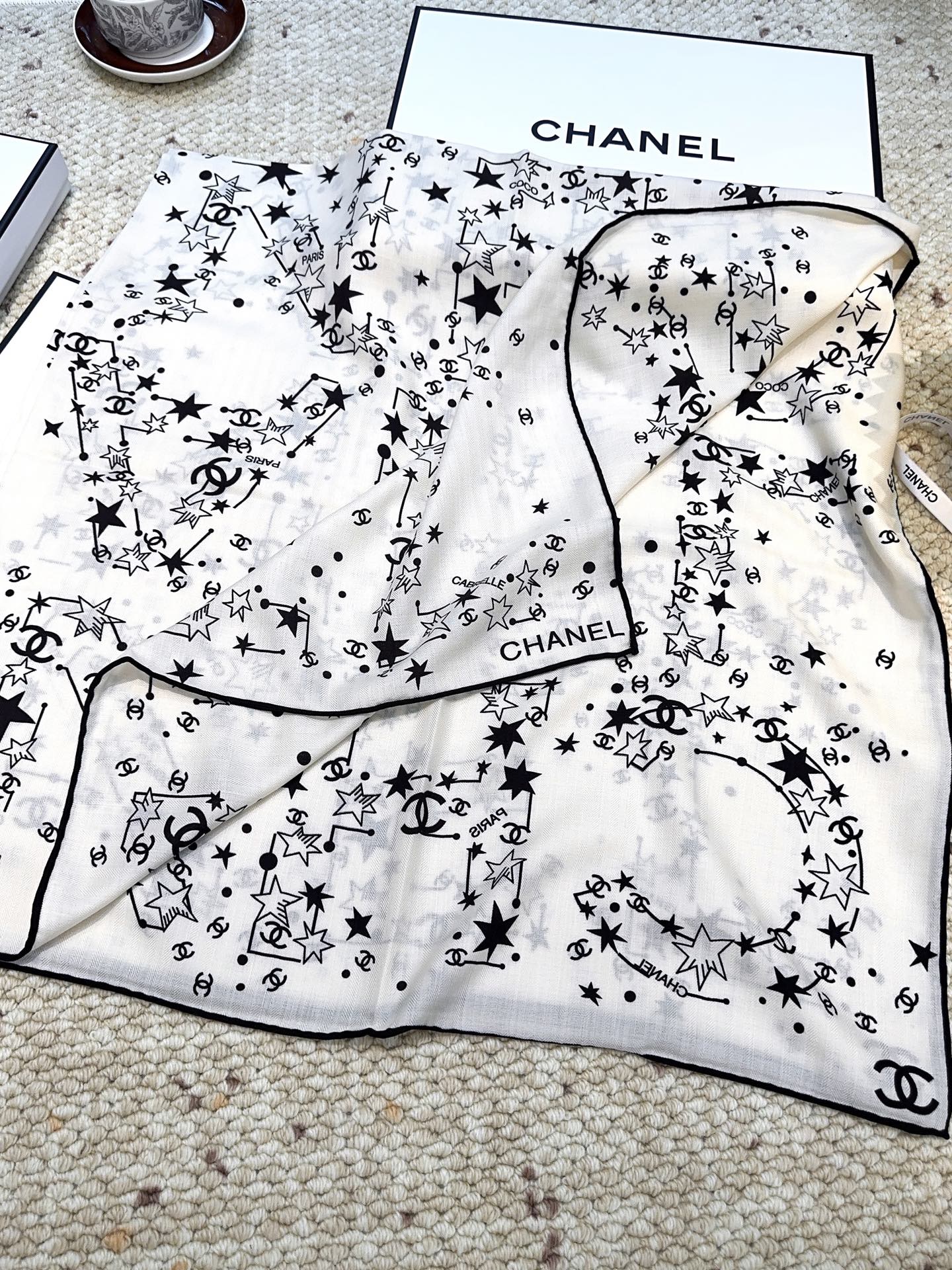 CHANEL 25S SCARF 140 CM IN CASHMERE SILK 943919