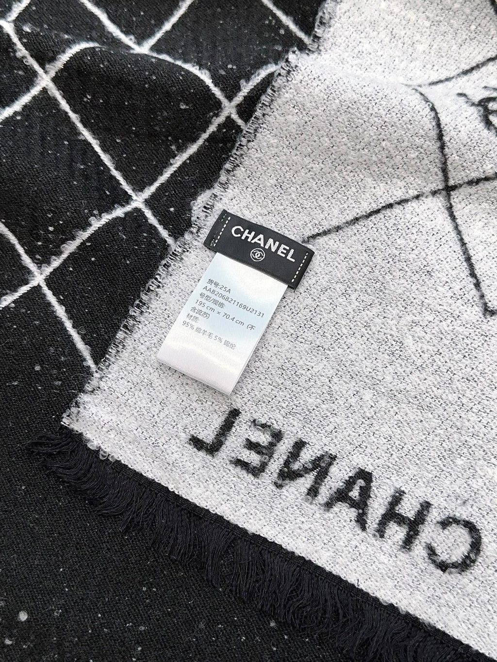 CHANEL 25S SCARF 195 CM IN CASHMERE 942782