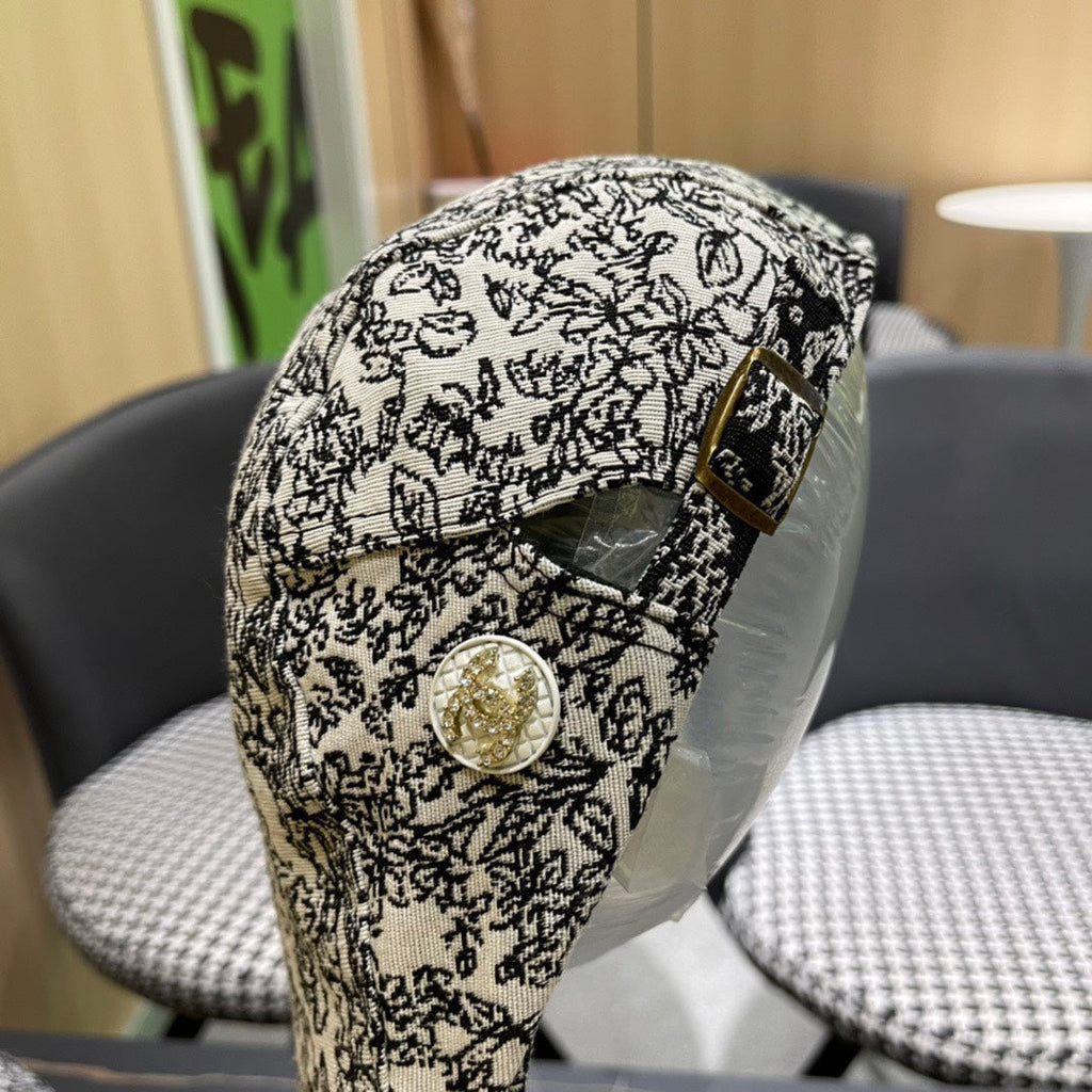 CHANEL BAKER BOY CAP IN WHITE MIX BLACK FABRIC 431518