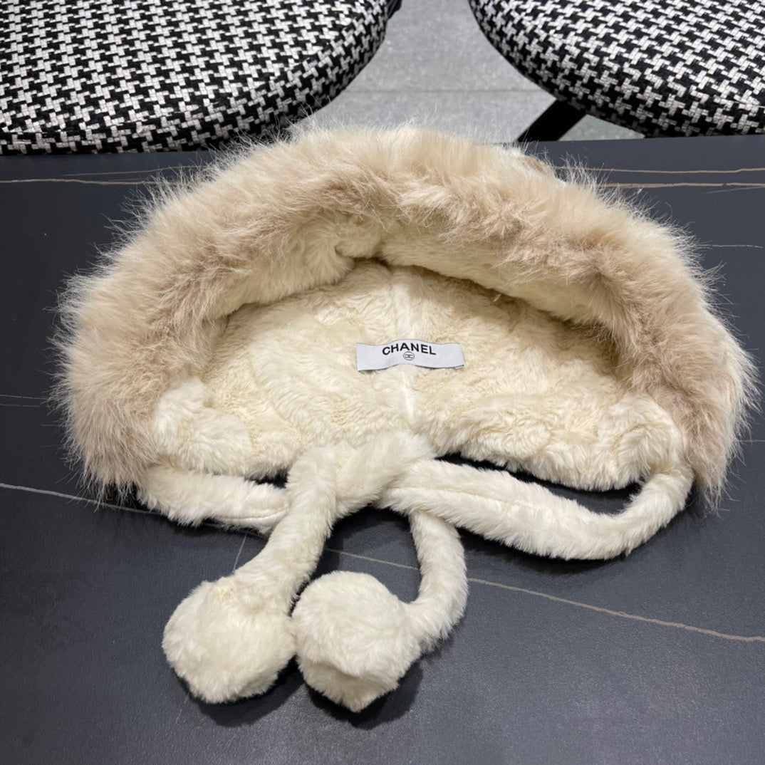 CHANEL BEANIE HAT IN WHITE LINEN FLEECE AND WOOL 433165