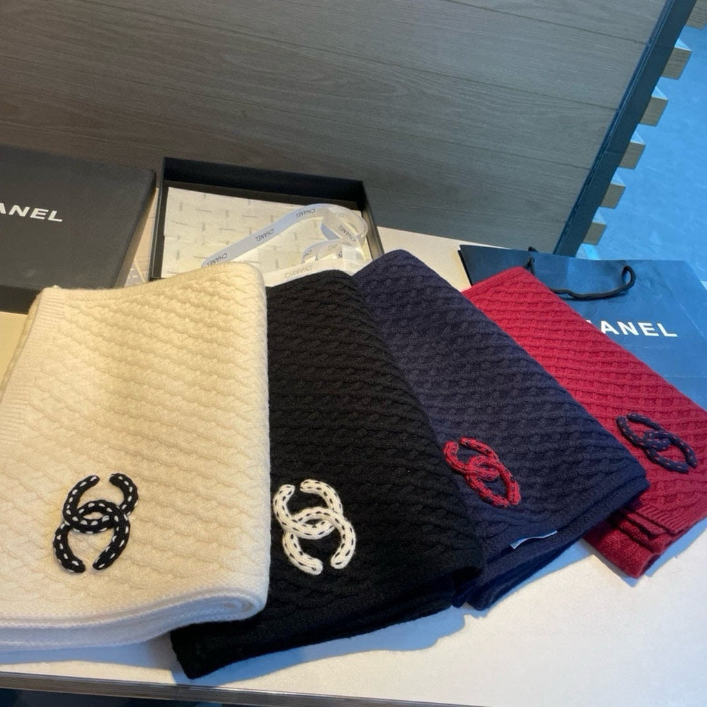 CHANEL SCARF 170 CM IN CHERRY RED CASHMERE 401992