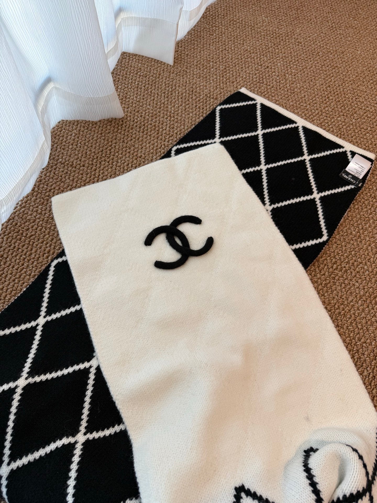 CHANEL 25S SCARF 180 CM IN WOOL CASHMERE 943032