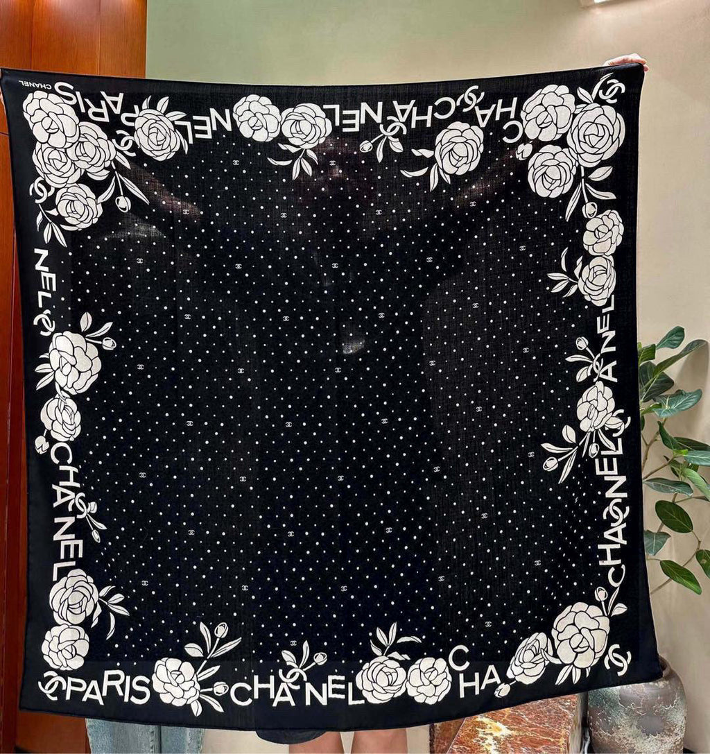 CHANEL 25S SCARF 140 IN SILK 735805