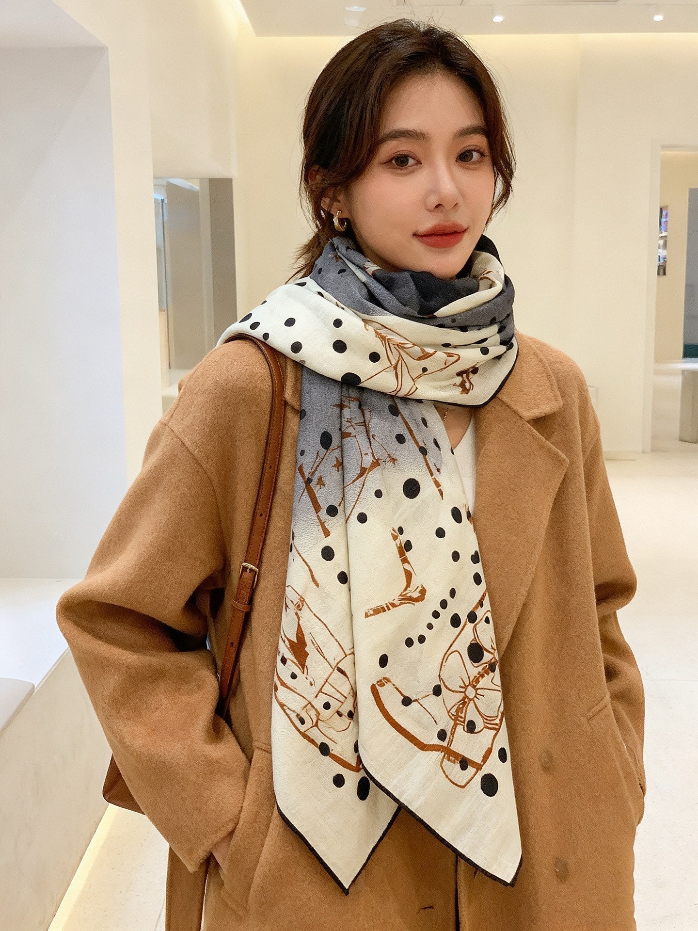 CHANEL 25S SCARF 135 IN CASHMERE 883636