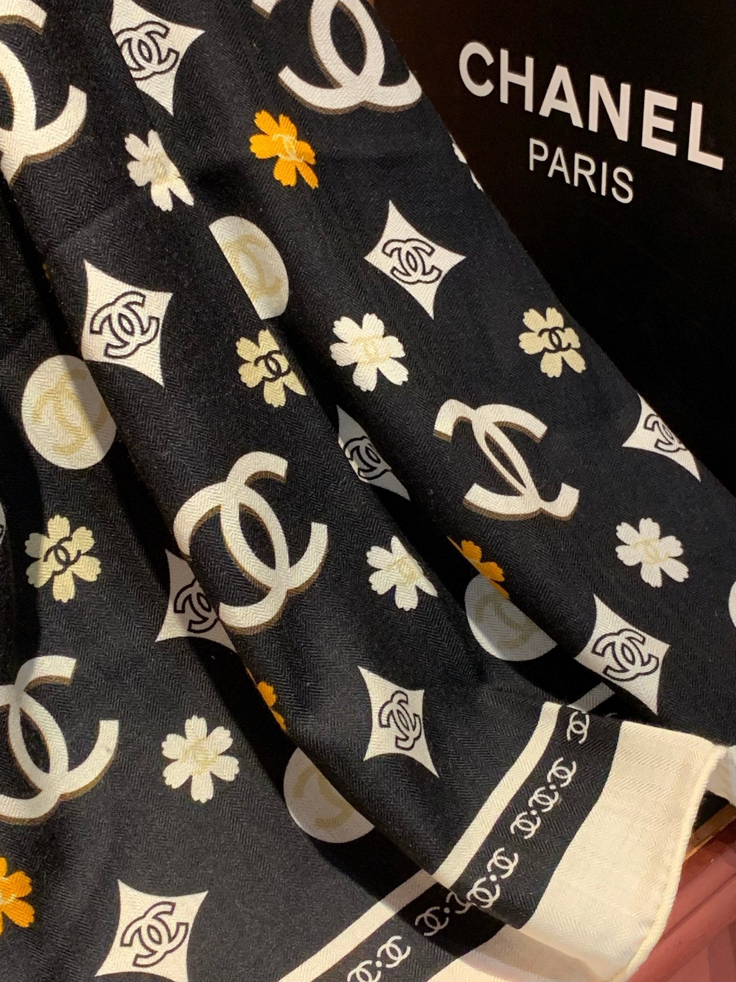 CHANEL 25S SCARF 140 IN CASHMERE 931509