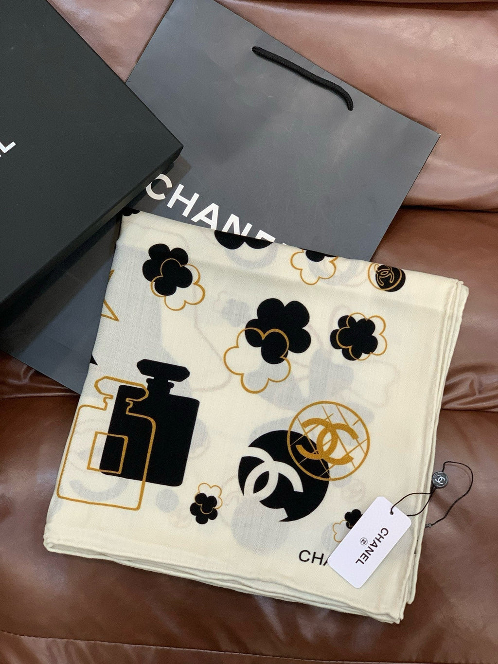 CHANEL 25S SCARF 140 IN SILK AND CASHMERE 932006