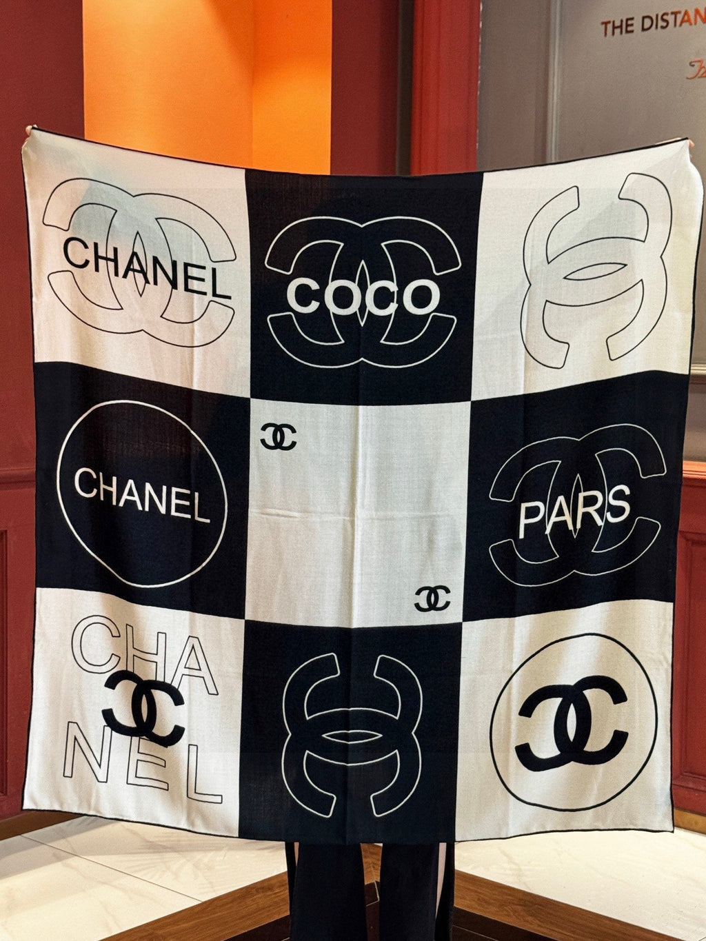 CHANEL 25S SCARF 135 IN SILK AND CASHMERE 932037