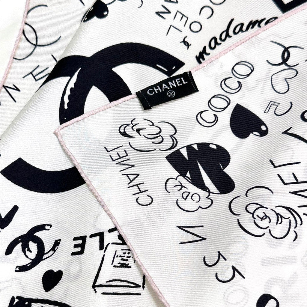 CHANEL 25S SCARF 90 IN SILK 730660