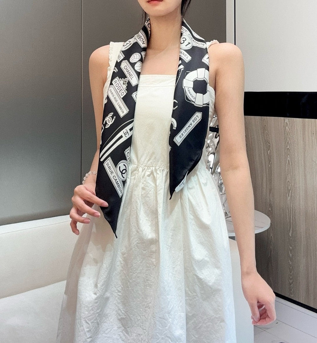 CHANEL 25S SCARF 90 IN SILK 729053