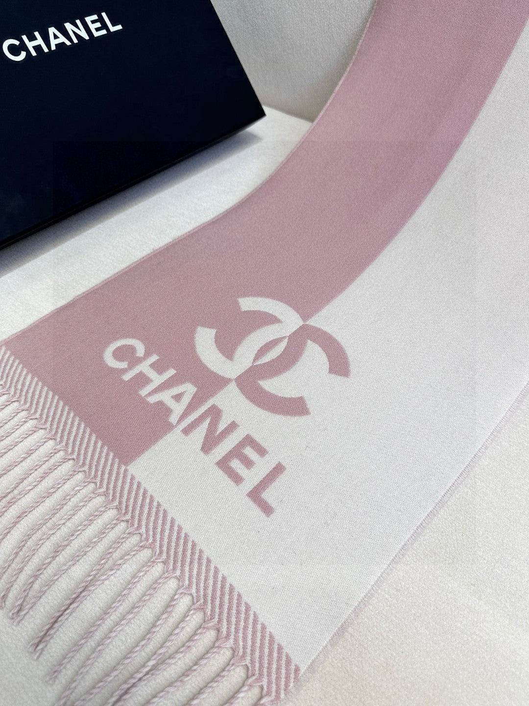 CHANEL 25S SCARF 184 IN MERINO WOOL 727322