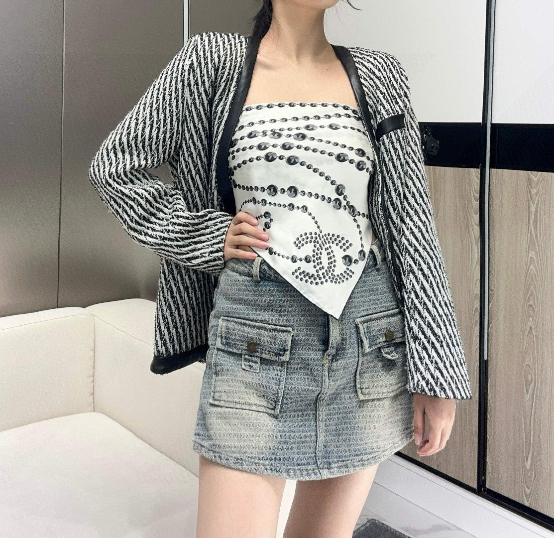 CHANEL 25S SCARF 90 IN SILK 711321