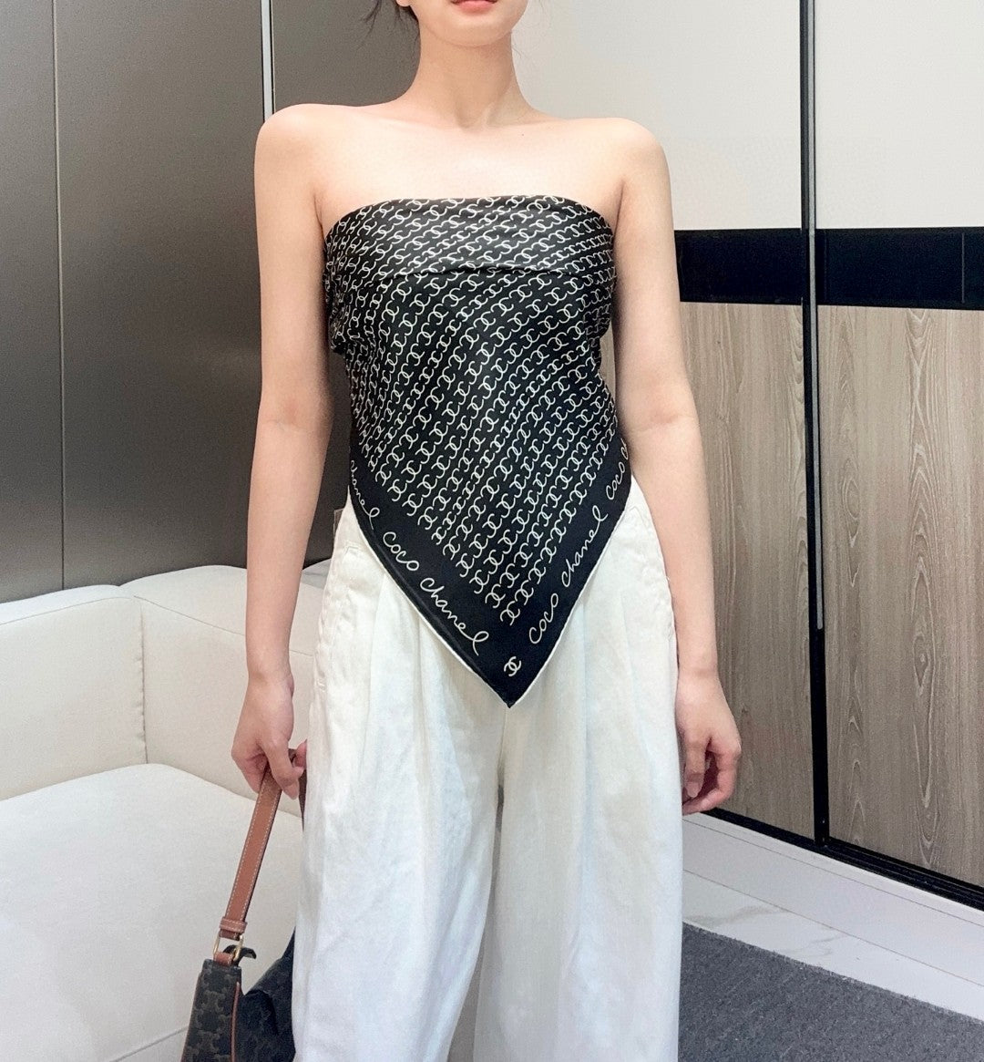 CHANEL 25S SCARF 90 IN SILK 732137