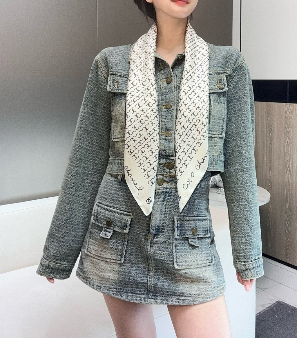 CHANEL 25S SCARF 90 IN SILK 732138