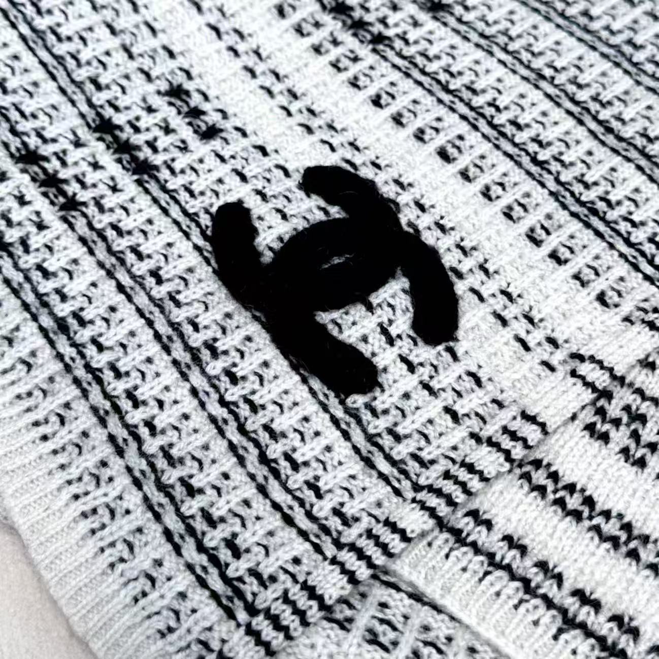 CHANEL 25S SCARF 180 CM IN CASHMERE 943879