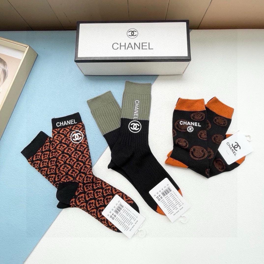 CHANEL CREW SOCKS 409650 ( 1 BOX )