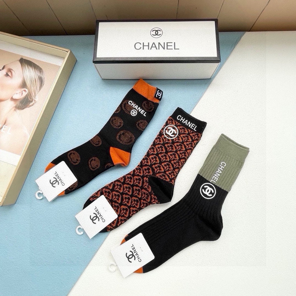 CHANEL CREW SOCKS 409650 ( 1 BOX )