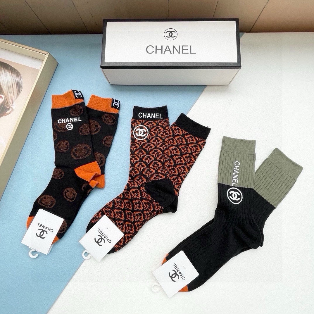 CHANEL CREW SOCKS 409650 ( 1 BOX )