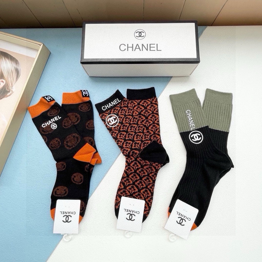 CHANEL CREW SOCKS 409650 ( 1 BOX )