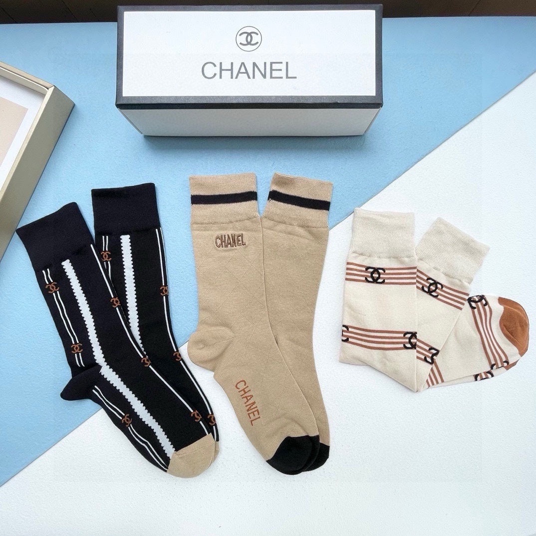 CHANEL CREW SOCKS 410909 ( 1 BOX )