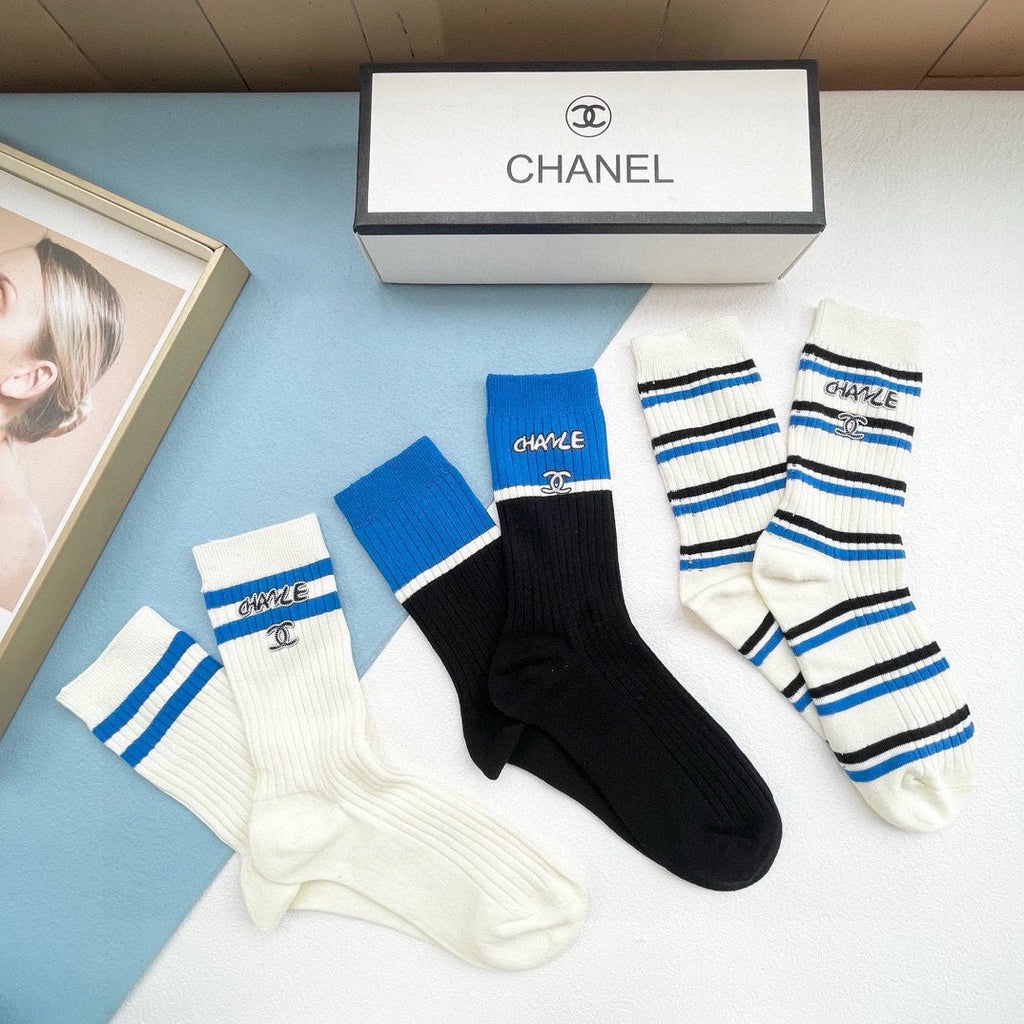 CHANEL CREW SOCKS 423885 (1 BOX)